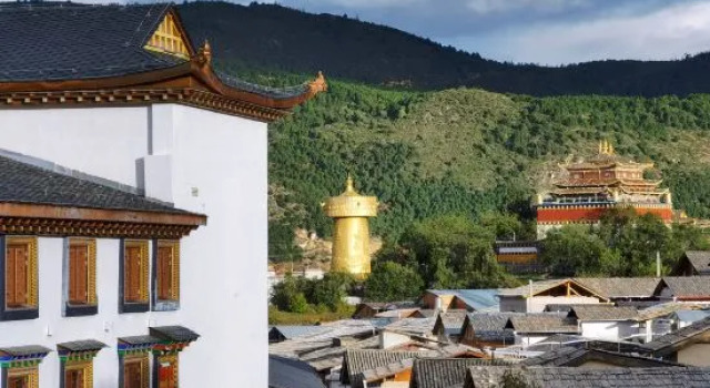 Shangri La Manxin Yunshui Bieyuan Inn