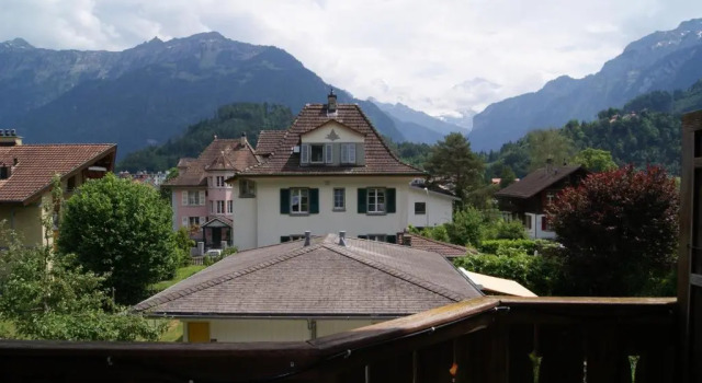 Двухместный номер Standard с балконом и с видом на горы Adventure Guesthouse Interlaken