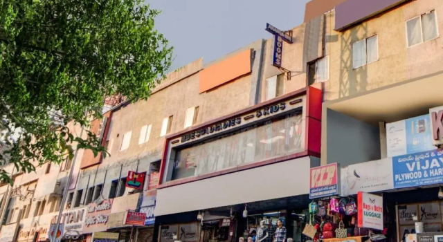 Hotel Samrat By OYO Rooms