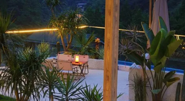 Qingye Private Soup Residential Qingcheng Mountain scenic shop, Rezerwuj Hotel Hotele w Chengdu z basenem, Basen