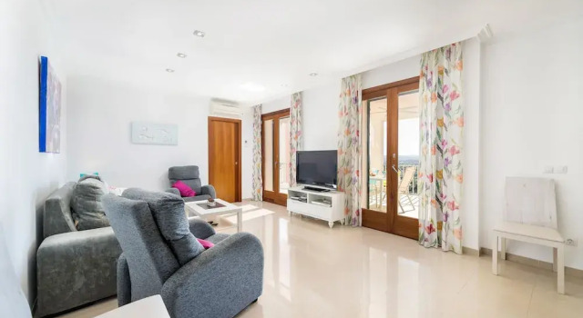 Biali in Buger With 4 Bedrooms and 2 Bathrooms, Reserva ahora Villa Cabañas en Búger, Cabaña