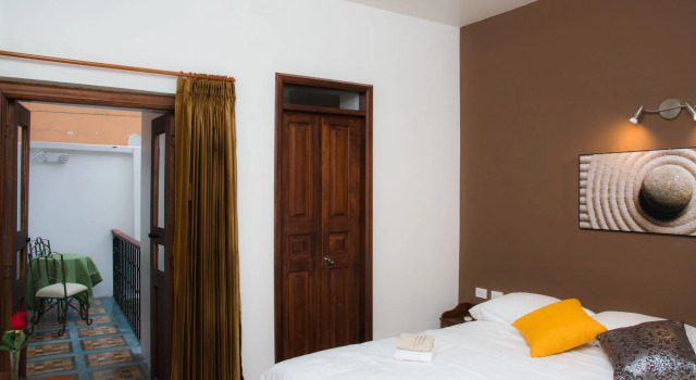 Hotel Casa Ecuatreasures Centro Historico, Book Hotel Hotels in Sierra with Breakfast, Breakfasts