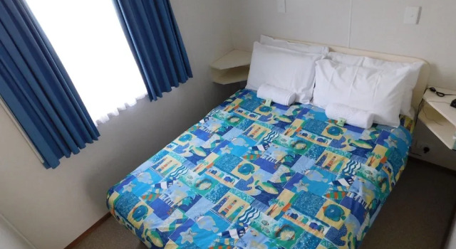 Dylene Caravan Park - 2 Br Family Cabin With Air, Book Hotel  
