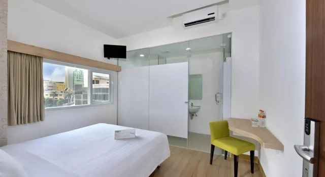 Номер Standard Whiz Hotel Falatehan Jakarta