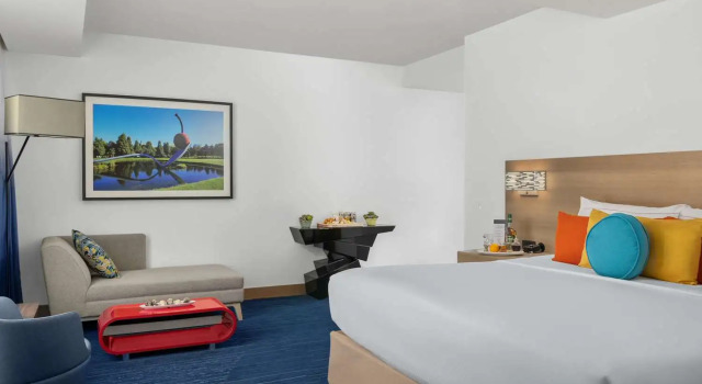 Люкс с видом на город The Art Hotel Denver, Curio Collection by Hilton