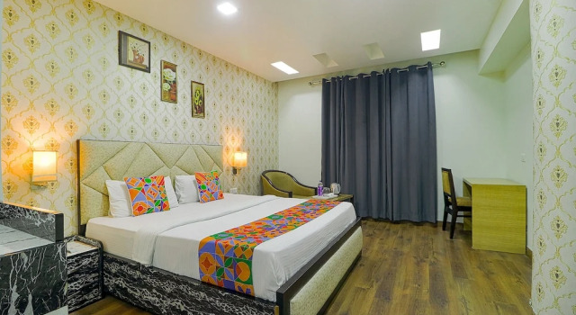 Номер Premium FabHotel Prime Z Grand