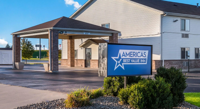 Americas Best Value Inn Wenona, Rezerwuj Mini-hotel Hotele w Illinois z basenem, Basen