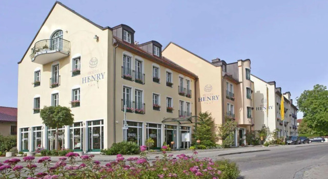 Hotel Henry