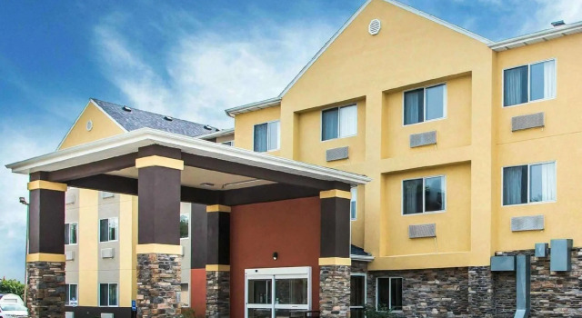 Четырёхместный номер Standard Comfort Inn & Suites Waterloo - Cedar Falls