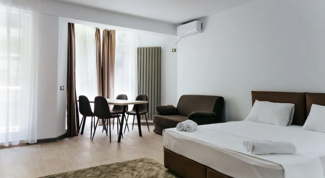 Resort Leon Beach, Book Resort Hotels in Mamaia-Sat with Parking, Parking
