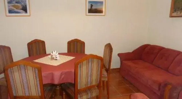 Vendégház a Két Toronyhoz, Book Hotel Hoteller i Western Transdanubia med parkering, Parkering
