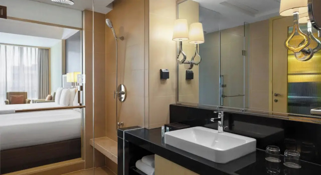 Двухместный номер Executive доступ в лаунж верхний этаж Отель Courtyard by Marriott Shanghai Central