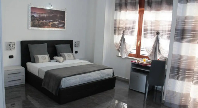 Четырёхместный номер Standard BeB Napoli la perla