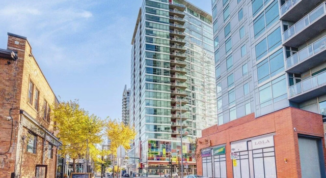 Calgary Tower & Stampede Park Urban Retreat, Забронировать Апарт-отель Отели Calgary Region 3 звезды, 3*