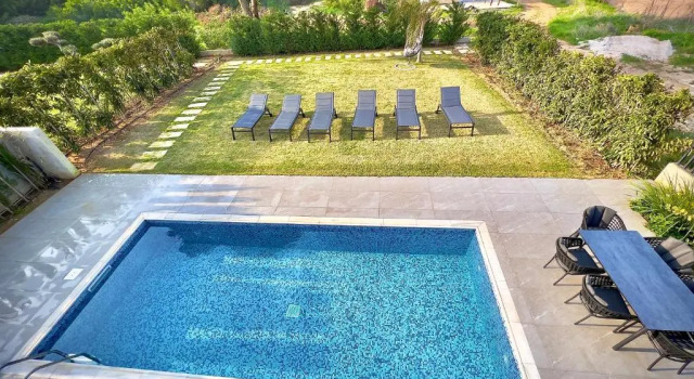 Вилла By the Beach Villa 26