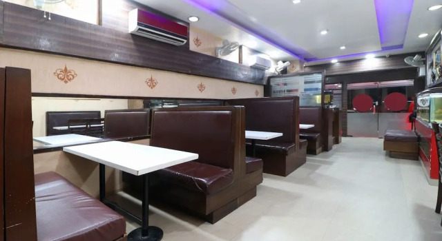 OYO 30237 Hotel Singh's 11, Book Hotel Mohali Punjab