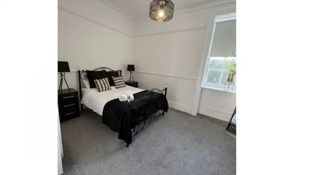 Room 6 - Manor Park Country House Wales