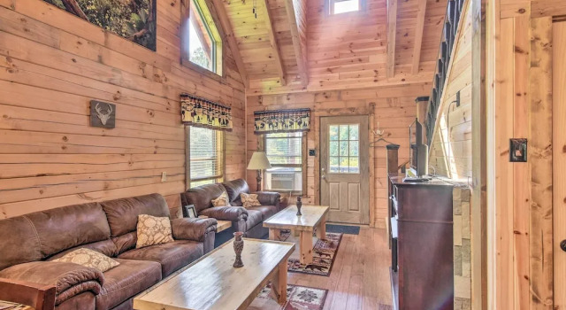 Maggie Valley Family Cabin w/ Porch & Fire Pit!