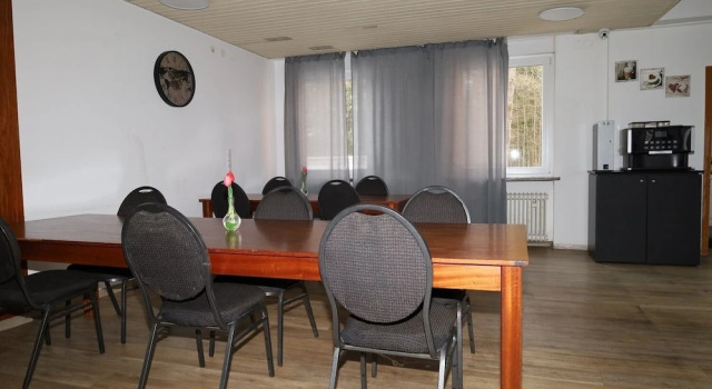 Номер Standard Pension Highway 3 - Bielefeld Paderborner Straße 290