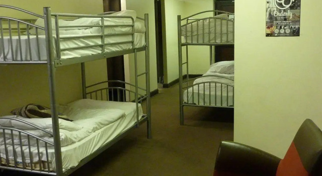 Ashton House - Hostel, Book Hostel / Vandrerhjem Hostels i Manchester, Hostel / Vandrerhjem