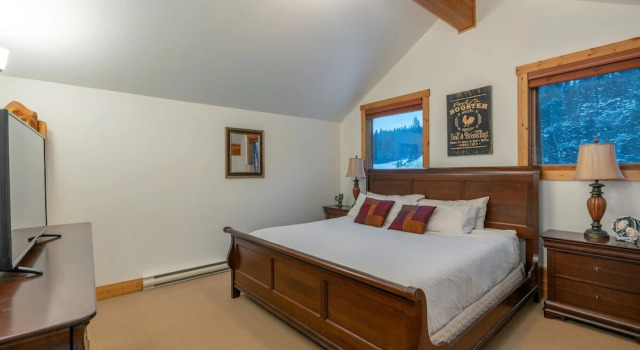 Forest Lane Hideaway - Luxurious Family Friendly Home with Private Hot Tub
