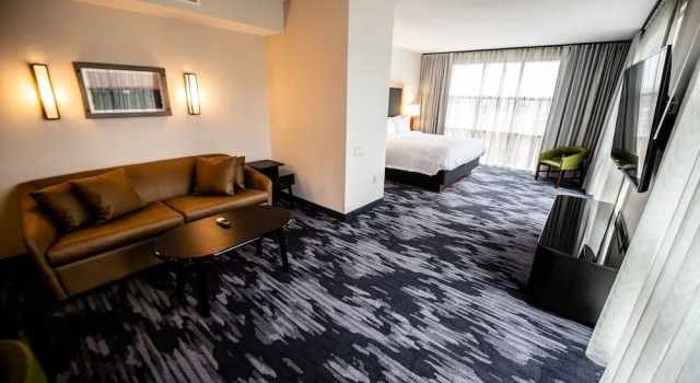 Люкс c 1 комнатой Racetrack Road Hotel