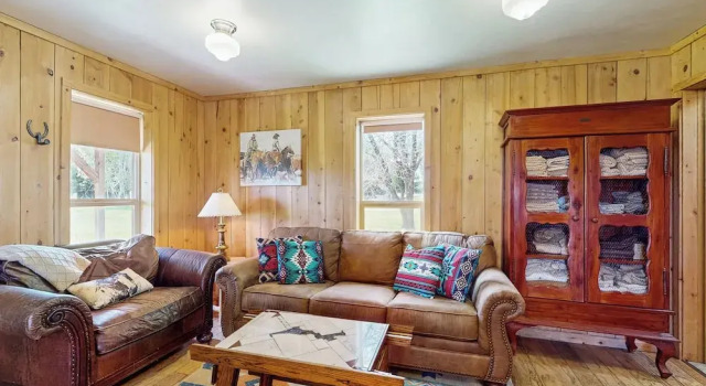 1 BR Bunk House on Long Hollow Ranch, Dog Friendly