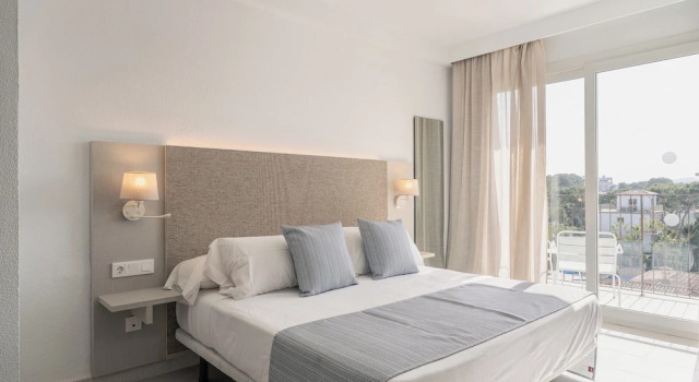 Standard Doppel Zimmer mit Balkon und mit eingeschränktem Meerblick Smy Portocolom