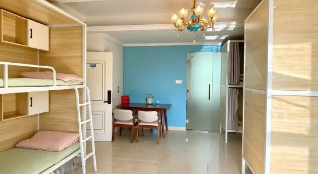 Кровать в общем номере (мужской номер) Dongshan Hailexin international youth hostel