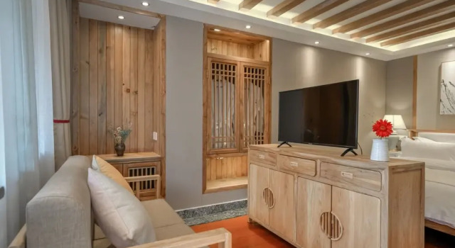 Floral Hotel Lijiang Huazizai, Забронировать Отель Лицзян Юньнань, рядом с Улица Сквер-стрит Древнего города Даянь