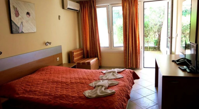 Friends Boutique Hotel, Забронировать Отель Лозенец Район Приморско, рядом с Lozenets Bus Station