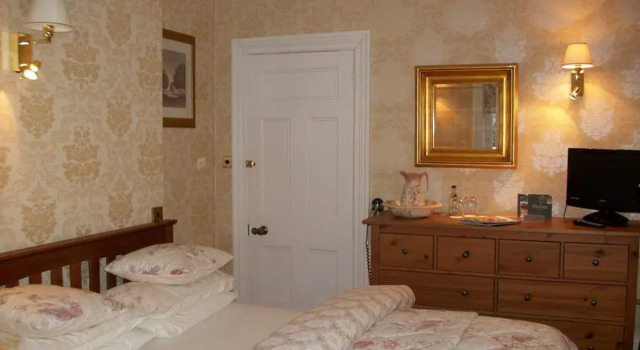 The Manor Guest House, Забронировать Гостевой дом Хоэрт Западный Йоркшир