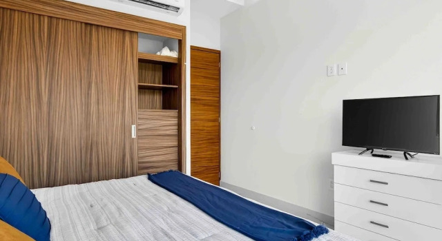 Relaxing Condo With Rooftop Pool, Oceanview Balcony & Walkable Beach Access
