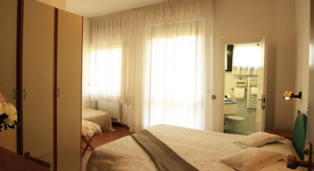 Трёхместный номер Standard с балконом Hotel Aggravi