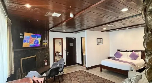 Люкс Executive с балконом Log Cabin Hotel - Baguio