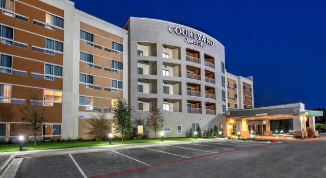 Courtyard Austin by Marriott Northwest/Lakeline, Забронировать Отель Остин Greater Austin, рядом с JumpStreet