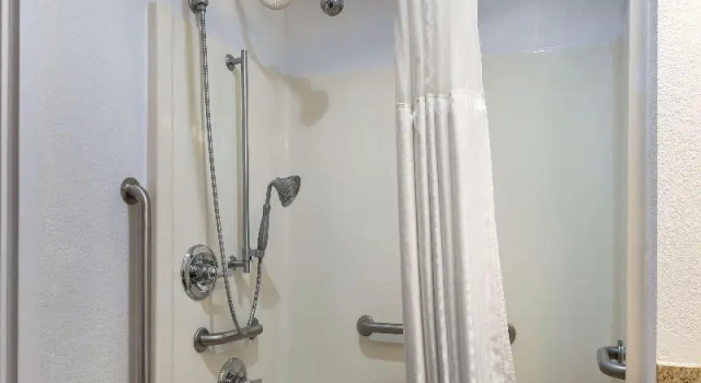 Четырёхместный номер Standard Best Western Plus South Hill Inn