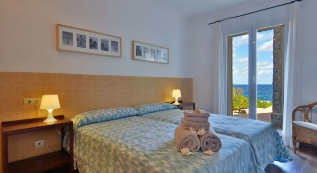 Luxurious Sea Front Villa in Mallorca, Book Villa Arta Mallorca