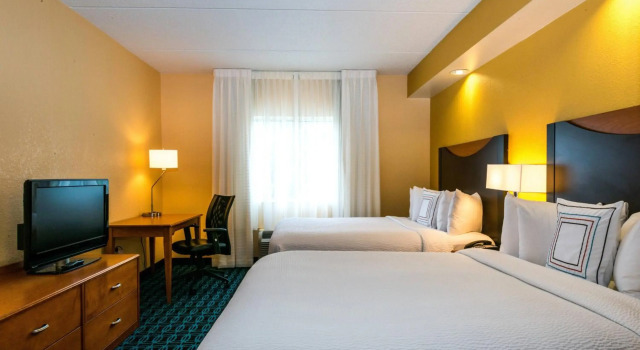 Fairfield Inn & Suites by Marriott Nashville at Opryland, Забронировать Отель Юг Нашвилл Нэшвилл, рядом с Grand Old Golf, Games &amp; GoKarts