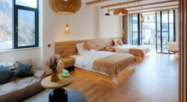 Люкс Qieman Yuelai Homestay (Erhai Xiaoputu Branch)