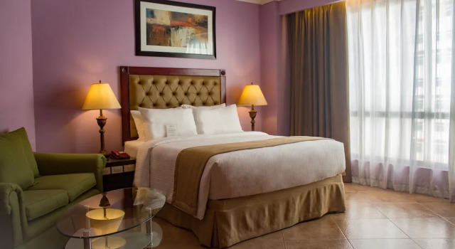 Полулюкс Royal Bellagio Hotel
