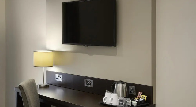 Трёхместный семейный номер Standard Premier Inn Peterborough - Hampton