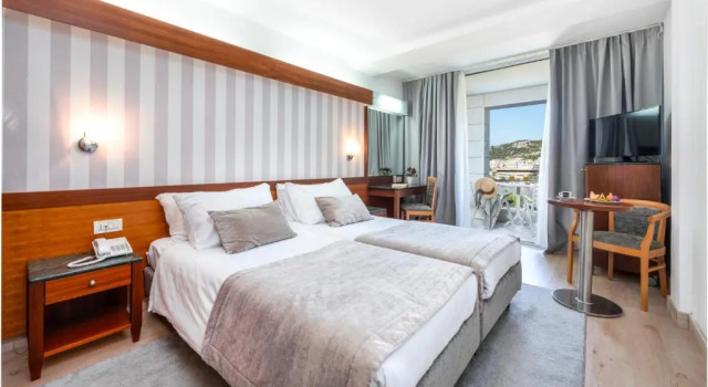Двухместный номер Standard с балконом и с видом на море Hotel Uvala