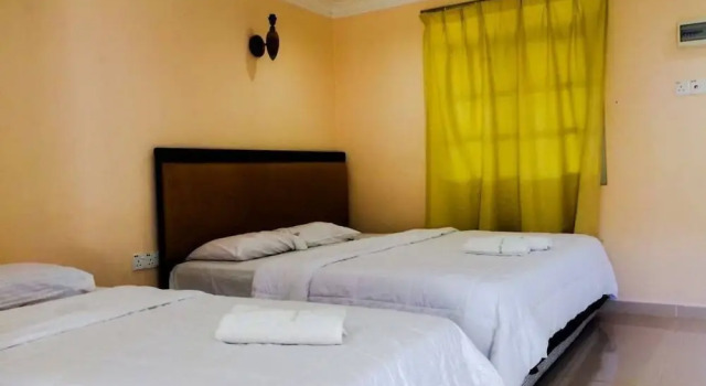 Трёхместный номер Standard с балконом Penarak Bamboo Beach Motel