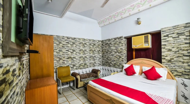Двухместный люкс OYO 19527 Hotel Babu Heritage