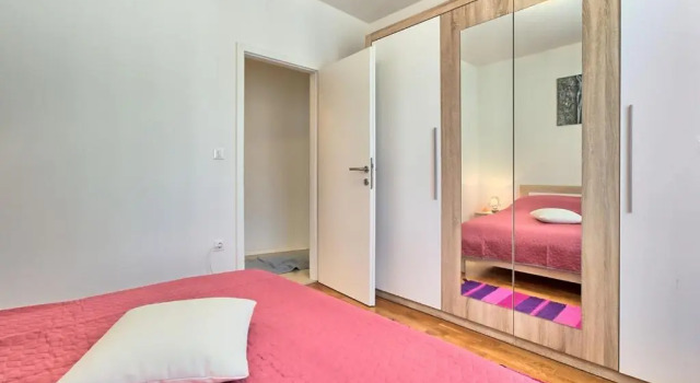 SUMMERTIME house with apartment