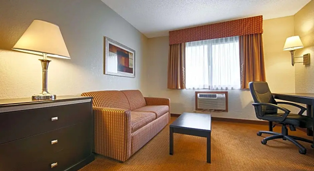 Люкс Best Western Mount Pleasant Inn