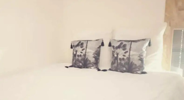 Chez Mr Léon et Mme Léontine, Забронировать Отель Ле-Люд 