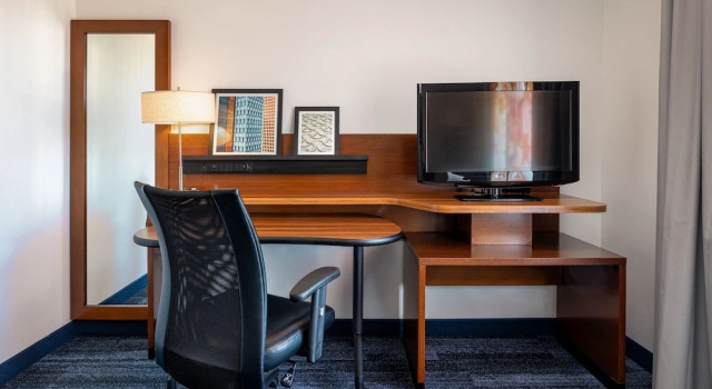 Люкс Fairfield Inn & Suites by Marriott Smithfield
