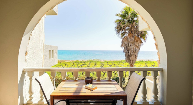 Апартаменты Beachfront Nest Memi Koroni-seaheaven House A3